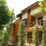 Ξενοδοχείο με διαμερίσματα Village Lozenets
