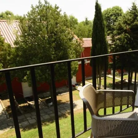 Village Aparthotel 3*