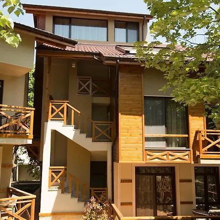 Village Aparthotel 3*