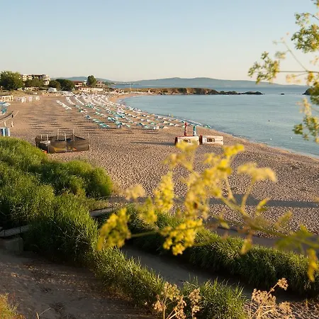 Village 3* Lozenec