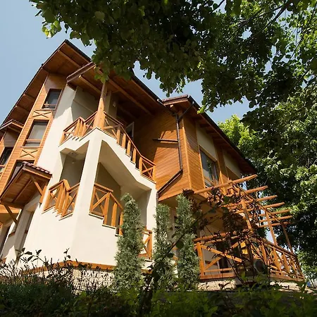 Village Apartahotel 3*