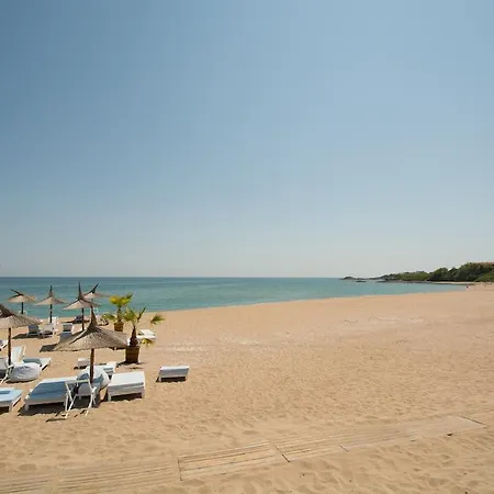 Apartahotel Village 3*