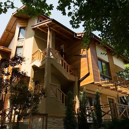 Village Lozenec