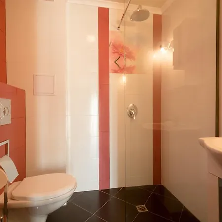 Village Aparthotel 3*
