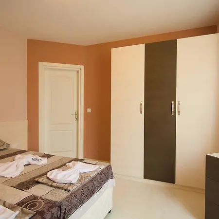 Village 3* Lozenec