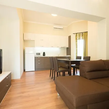 Aparthotel Village Lozenec